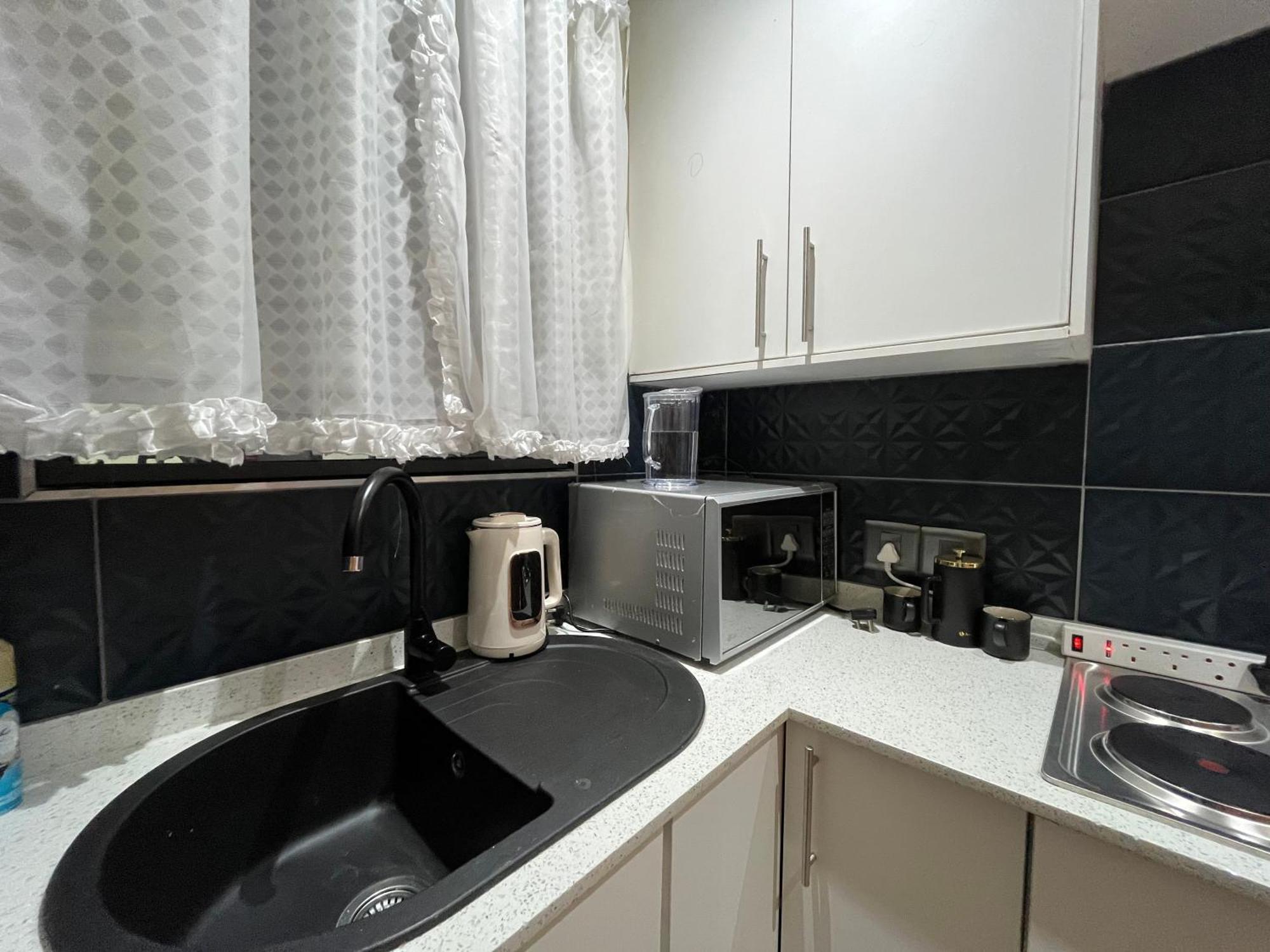 The Benjamin Accomodation Іденвейл Екстер'єр фото
